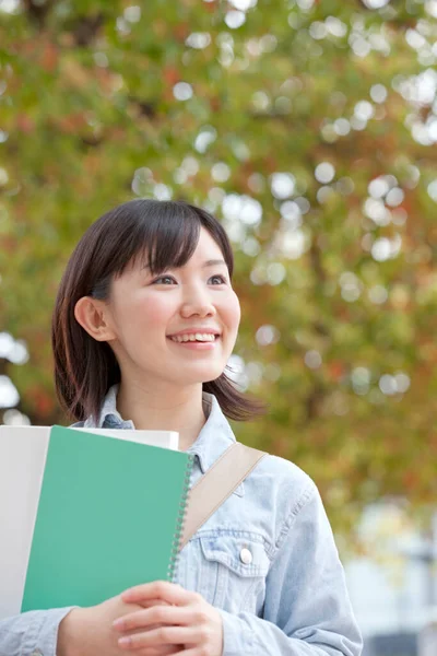 Jong Aziatisch Student Vrouw Met Notebooks Campus — Stockfoto