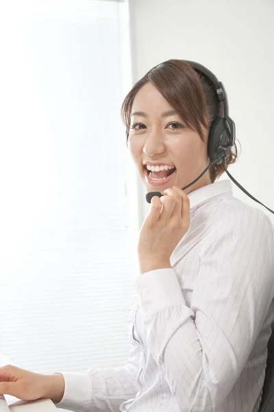 Operador Call Center Mulher Com Fone Ouvido — Fotografia de Stock