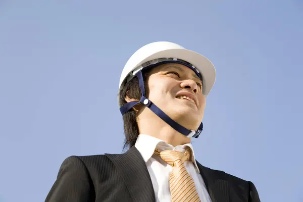 ハッピーで成功した日本の建設労働者 — ストック写真