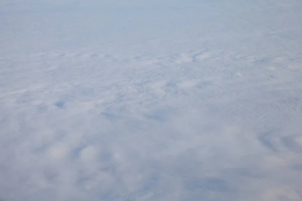空の白い雲の美しい空の眺め — ストック写真