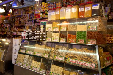 Grand Central Market 'te çeşitli baharatlar, Broadway, Los Angeles, ABD