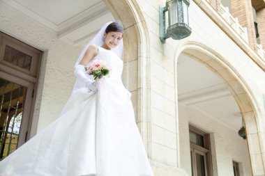 Güzel Asyalı gelin portresi düğün sabahı