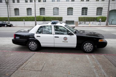 San Francisco, California, ABD şehir merkezindeki polis arabası.