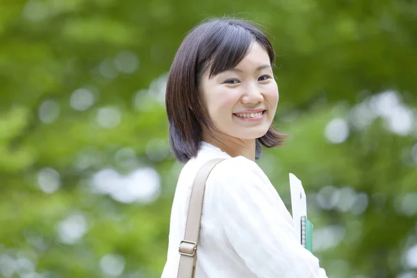 Portrait Asian Woman Smiling Outdoors — 图库照片