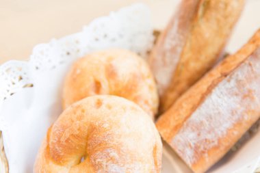 Lezzetli geleneksel Asya tatlılarının fotoğrafı.