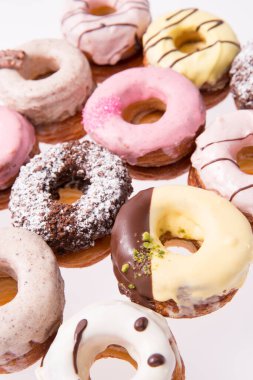 Renkli tatlı çörekler. Kapatın.