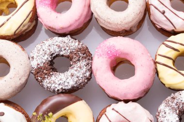 Renkli tatlı çörekler. Kapatın.