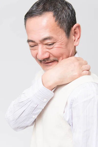亚洲成熟男子的画像 背景为白色 疼痛难忍 — 图库照片