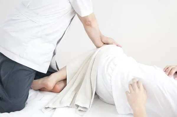 Uomo Avendo Massaggio Spa — Foto Stock