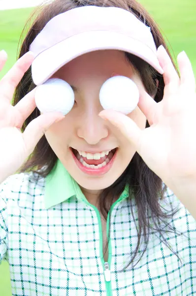 Mulher Jogador Golfe Sorrindo Segurando Bolas — Fotografia de Stock