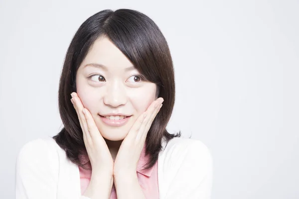 Asiático Joven Mujer Con Impactado Facial Expresión Blanco Fondo — Foto de Stock