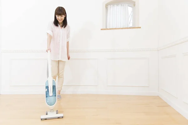 Young Woman Vacuum Cleaner Home — Stock Photo, Image