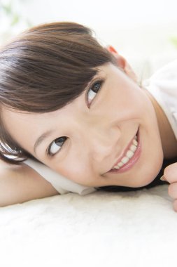 Genç Asyalı güzel bir kadının portresini yakından çek.