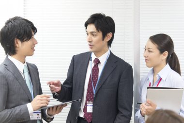 ofiste tartışma iş takım