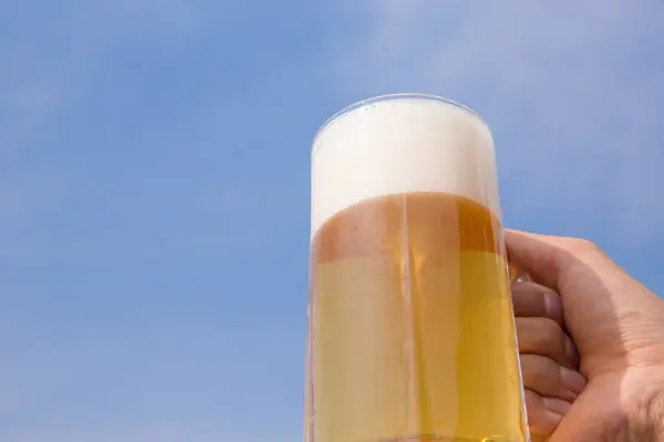 Beer Glass Background Blue Sky — Stock Photo, Image