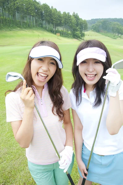 アジアの女性ゴルフ選手を閉じる — ストック写真