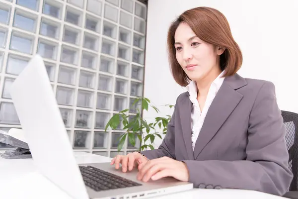 Japanese Businesswoman Suit Working Laptop Office — Stock Photo, Image
