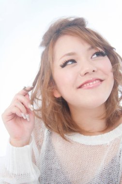 Asyalı güzel bir kadının stüdyo portresi