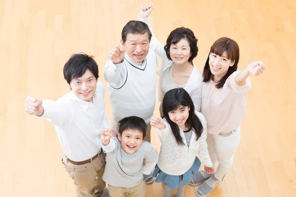 Felice Famiglia Asiatica Casa — Foto Stock