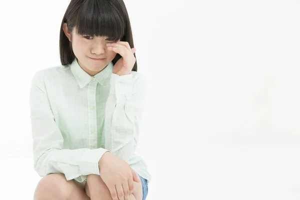 Jeune Asiatique Fille Étudiant Pleurer Isolé Sur Blanc Fond — Photo