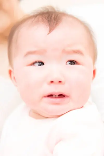 かわいい赤ん坊泣いている肖像画 — ストック写真