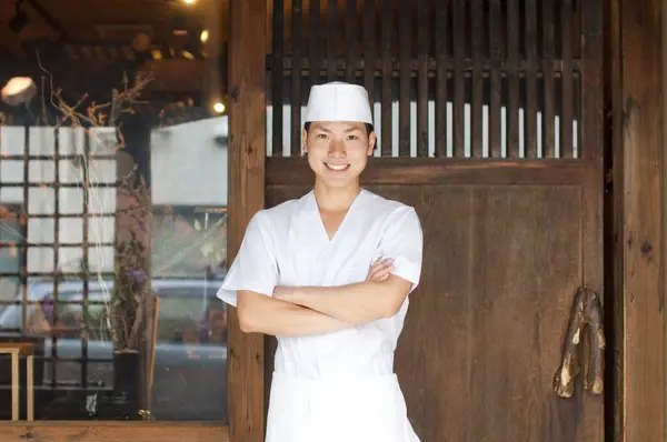 亚洲厨师在餐馆的肖像 — 图库照片