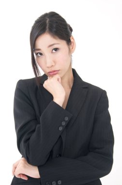 Genç Asyalı iş kadını düşünüyorum