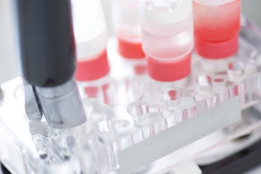 Laboratuvarda test tüpleri, yakın çekim. tıbbi araştırma 