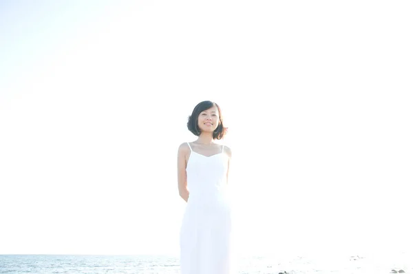 Retrato Mujer Asiática Joven Playa — Foto de Stock
