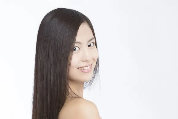 Портрет Молодой Японской Женщины Красивыми Волосами Изолированными Белом — стоковое фото