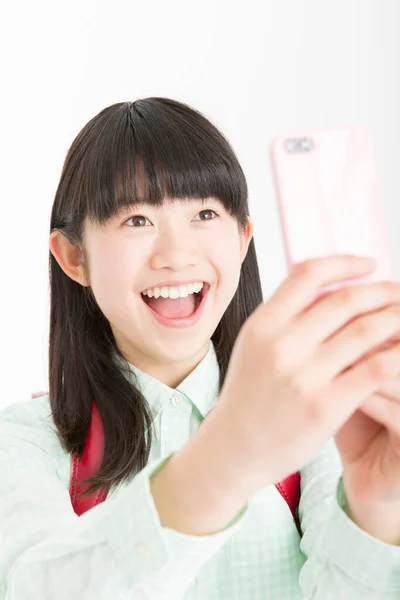 Ung Asiatisk Flicka Student Tar Selfie Isolerad Vit Bakgrund — Stockfoto