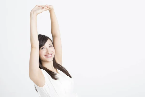 Belle Femme Japonaise Avec Les Mains Vers Haut Sur Fond — Photo