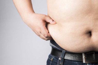 Koca göbekli şişman bir adam. Şişman adam. Stüdyo resmi