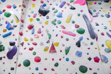 Spor salonundaki tırmanma duvarı manzarası