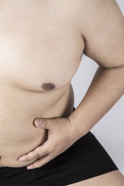 Koca göbekli şişman bir adam. Şişman adam. Stüdyo resmi