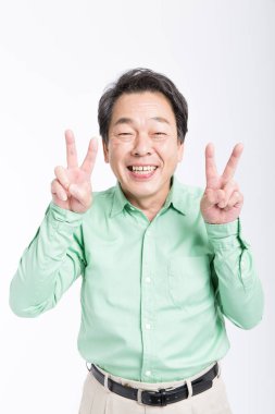 Usta Asyalı işadamı el hareketi yapıyor. 