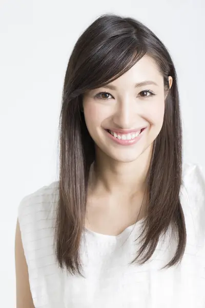 Retrato Bela Mulher Japonesa Fundo Branco — Fotografia de Stock