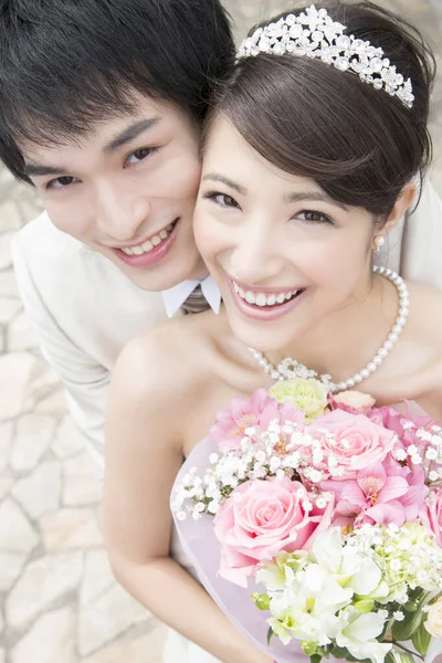 Porträtt Vackra Glada Unga Asiatiska Bröllop Par — Stockfoto