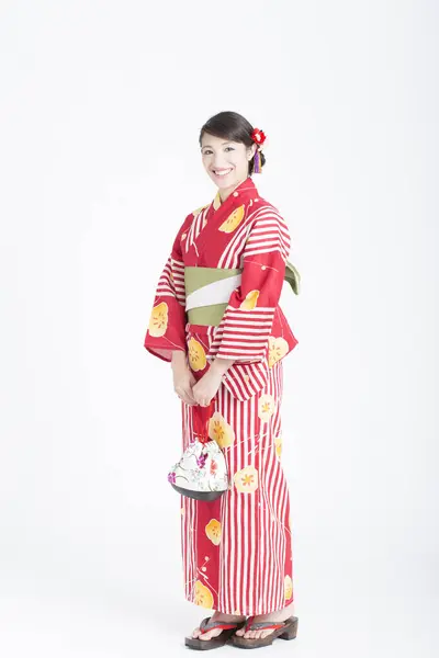 전통적인 기모노를 여자의 초상화 — 스톡 사진