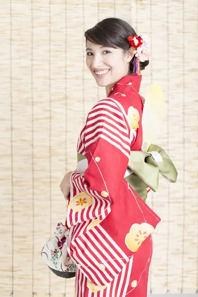 Портрет Красивої Молодої Жінки Традиційному Японському Кімоно — стокове фото