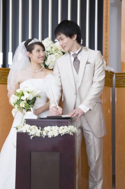 Düğün boyunca mutlu gelin ve damat