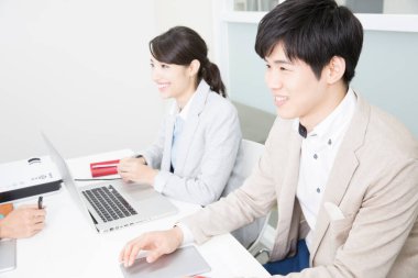 Ofiste çalışan iş ekibi.