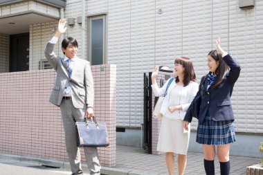 young business women and businessman outdoors