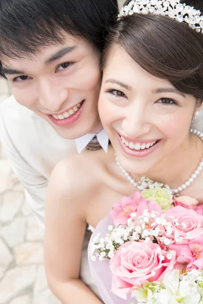 Güzel Mutlu Asyalı Genç Bir Çiftin Portresi — Stok fotoğraf