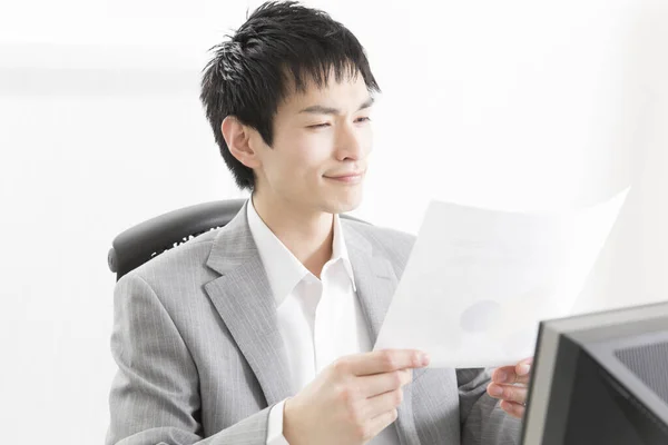 Porträt Eines Jungen Asiatischen Angestellten Büro — Stockfoto