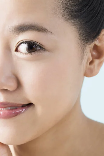 Retrato Uma Bela Jovem Mulher Japonesa Com Pele Perfeita — Fotografia de Stock