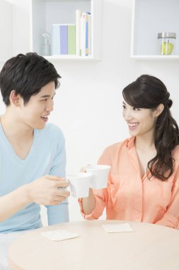 mutfakta kahve içme Çift