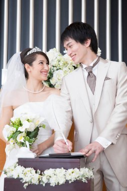 Düğün boyunca mutlu gelin ve damat