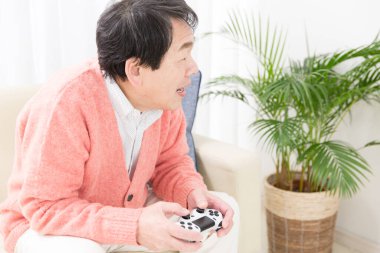 Komuta sizde video oyun oynarken