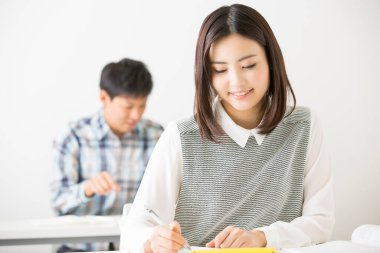 Asyalı genç öğrenci kadın. 